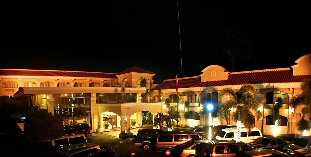 Hotel Del Rio Iloilo City Bagian luar foto